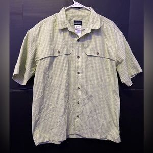 Like new mens Patagonia Green Button Down Collared Shirt Sz L